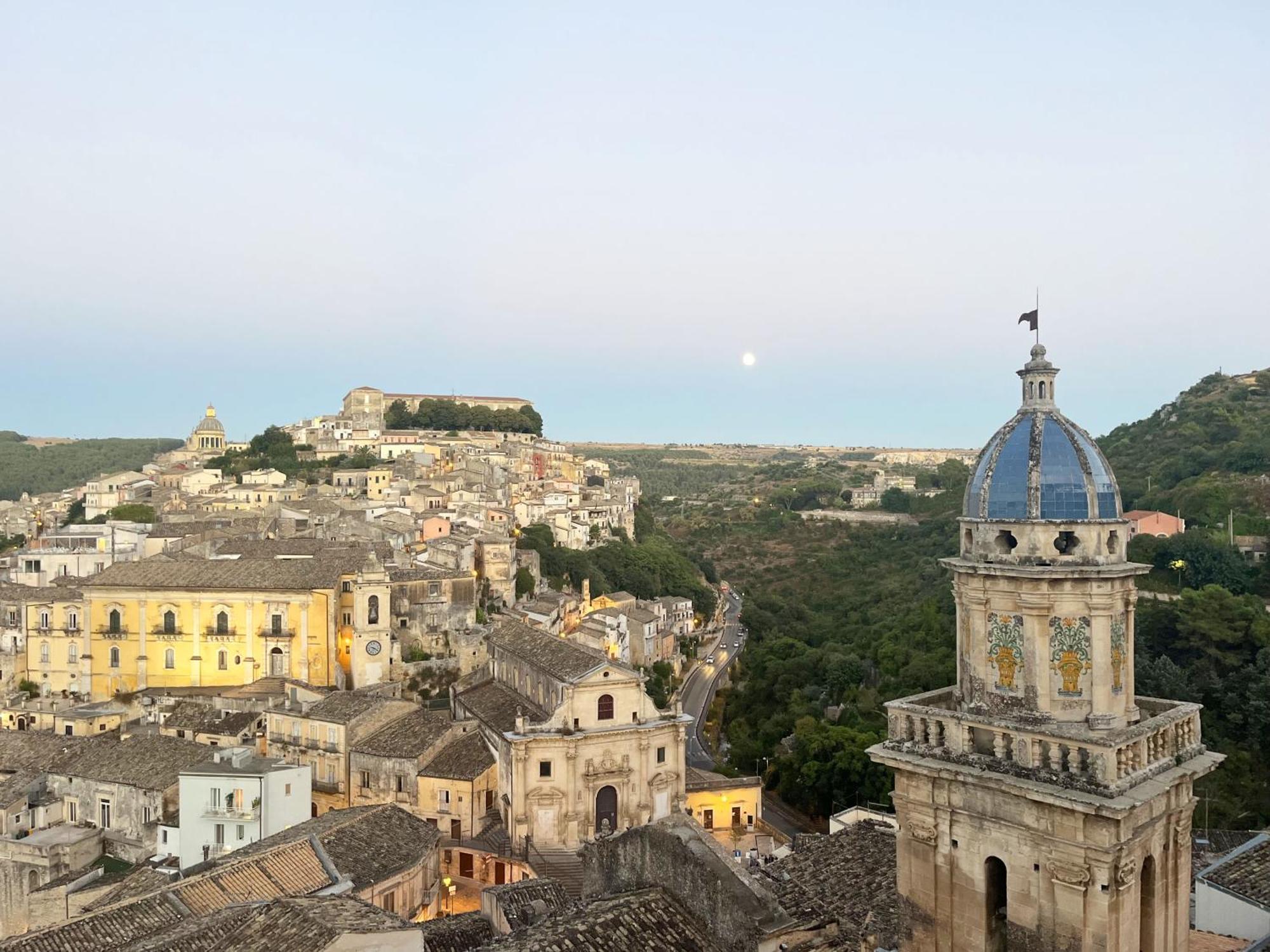 La Casa Di Irene - Suites Con Vista Ragusa Luaran gambar